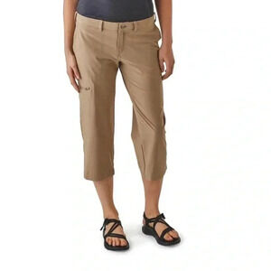 NWT Patagonia women’s Happy Hike Cropped Pants